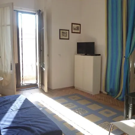 Cristina - Calea Victoriei