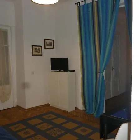 Cristina - Calea Victoriei